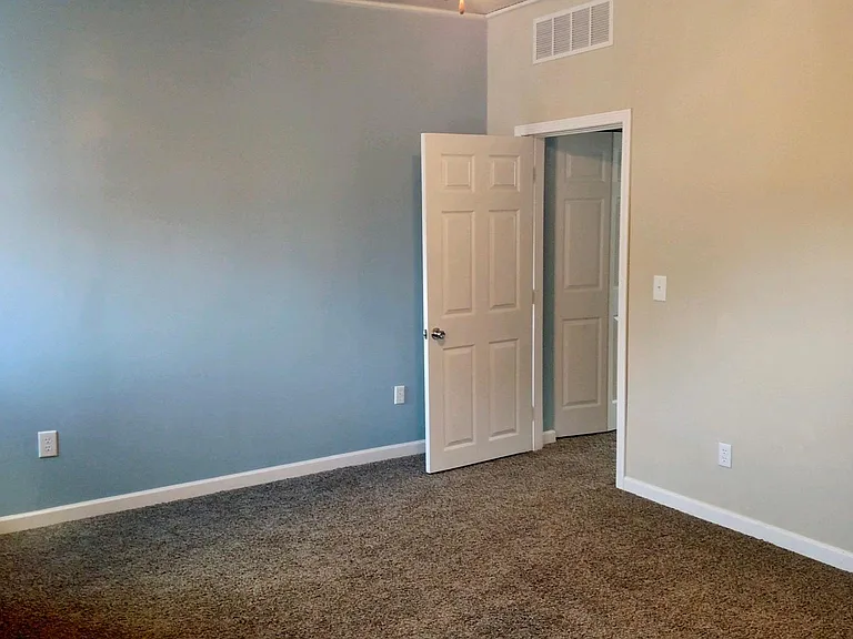 840 Oak St #2 — Photo 6