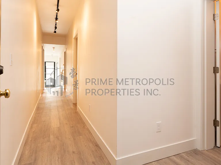 220 23rd Ave E #100 — Photo 3