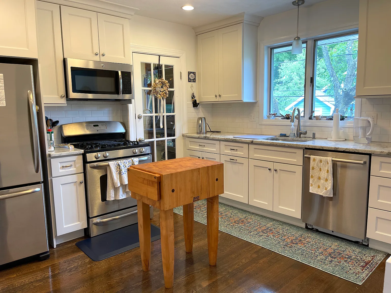 2 bed, 1000 sqft, $2,900 — Photo 1
