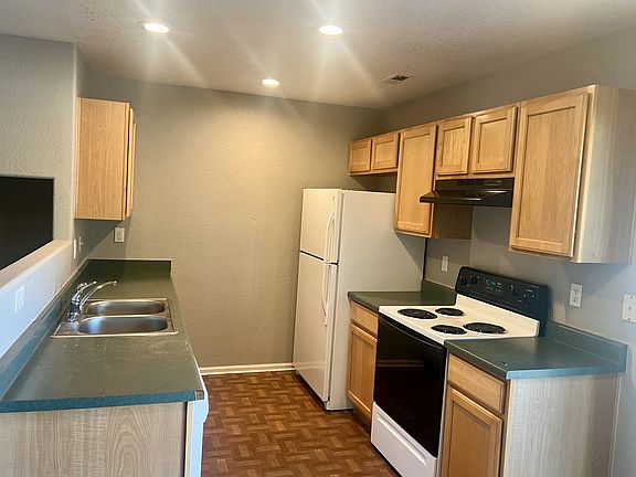 3rd image of 10665 Butte Dr