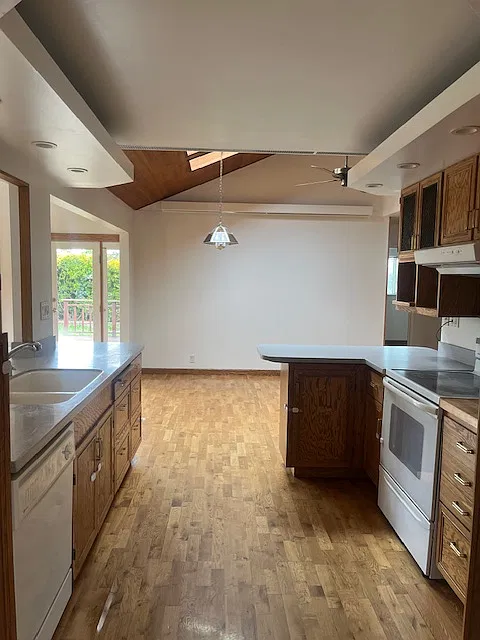 3 bed, 1626 sqft, $3,950 — Photo 2