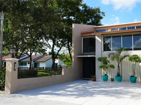701 E Coco Plum Cir APT 8, Fort Lauderdale, FL 33324