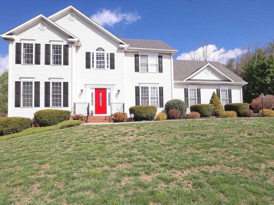 1st image of 385 Wentworth Ln