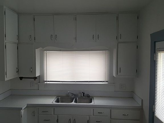 3rd image of 856 Merkle Ave