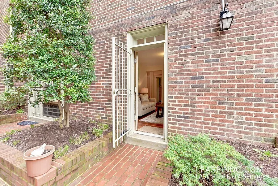 1 bed, 645 sqft, $2,300 — Photo 2