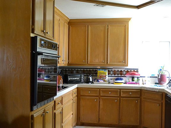 3rd image of 608 Kiwi Ave