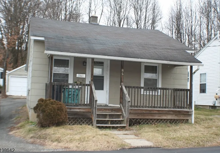 85 Passaic Ave — Photo 1