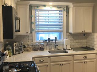 285 Lafayette St APT 3, Salem, MA 01970