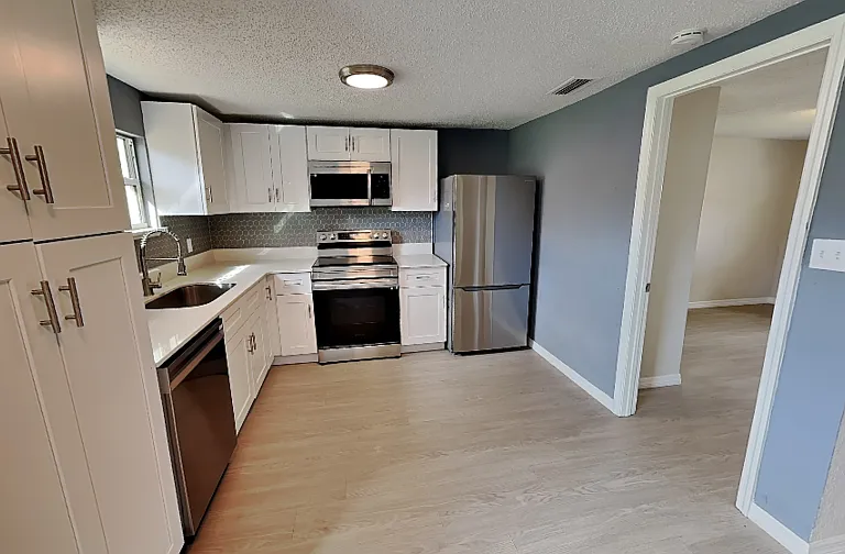 502 Dunbar Ave — Photo 4