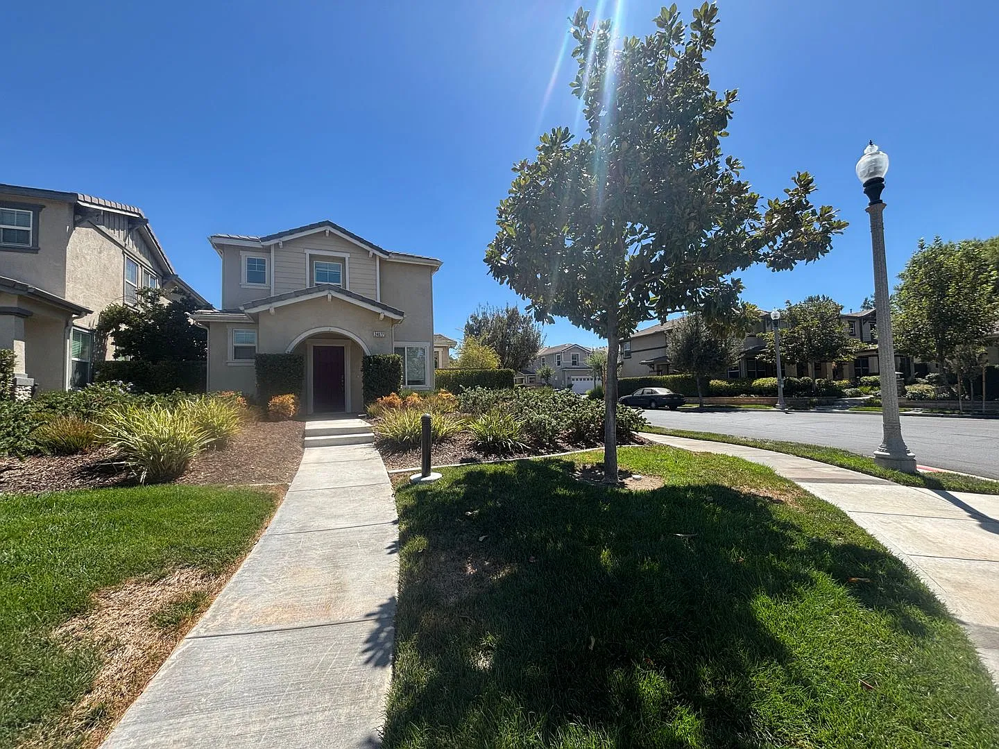 Valencia Single-Family Home for Rent in Creekside! — Photo 2