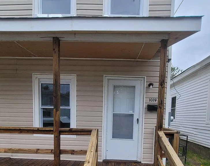 1019 Bolling St — Photo 1