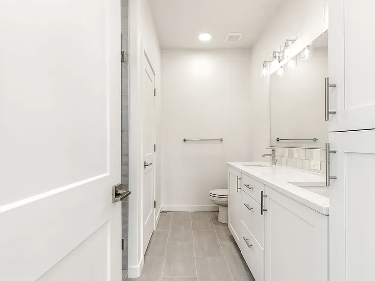1057 SE Garrison Village Way — Photo 9