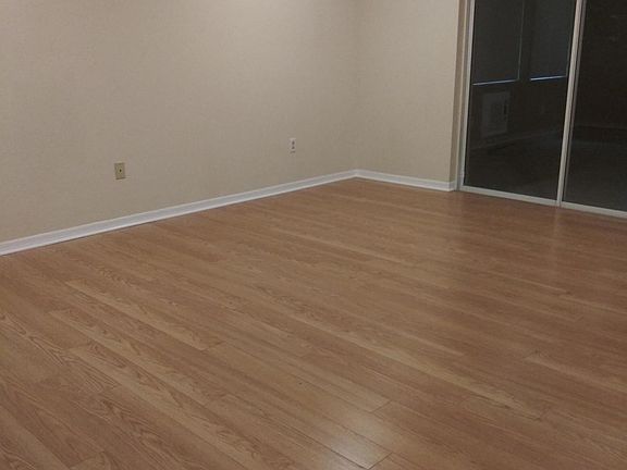 5th image of 5812 Nob Hill Blvd