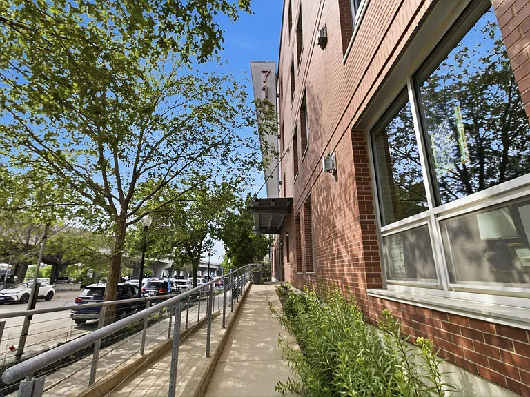 710 N 4th St #W114 — Photo 36