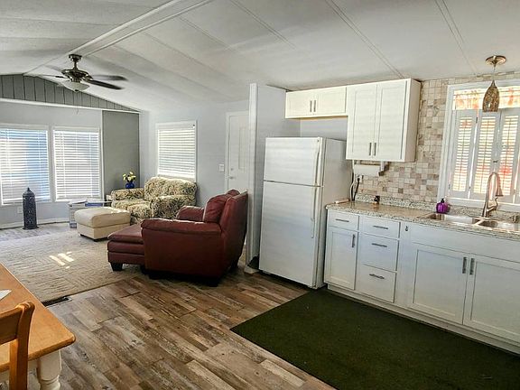 4th image of 402 Hexum Cir