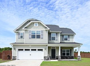 911 Needlerush Rd, Sneads Ferry, NC 28460