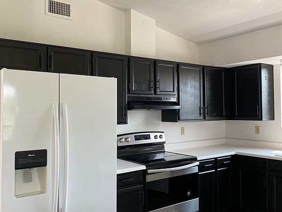 5th image of 4903 E Dixon Cir
