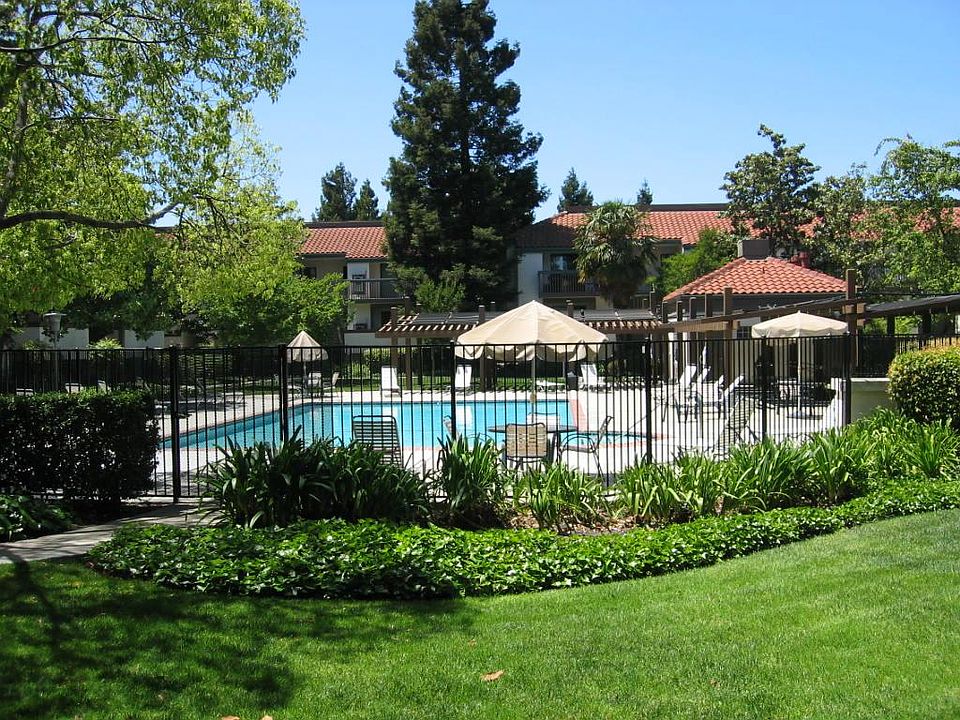 2nd image of 602 San Conrado Ter Unit 6