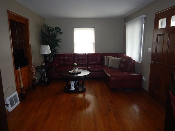 5th image of 621 Princeton Ave