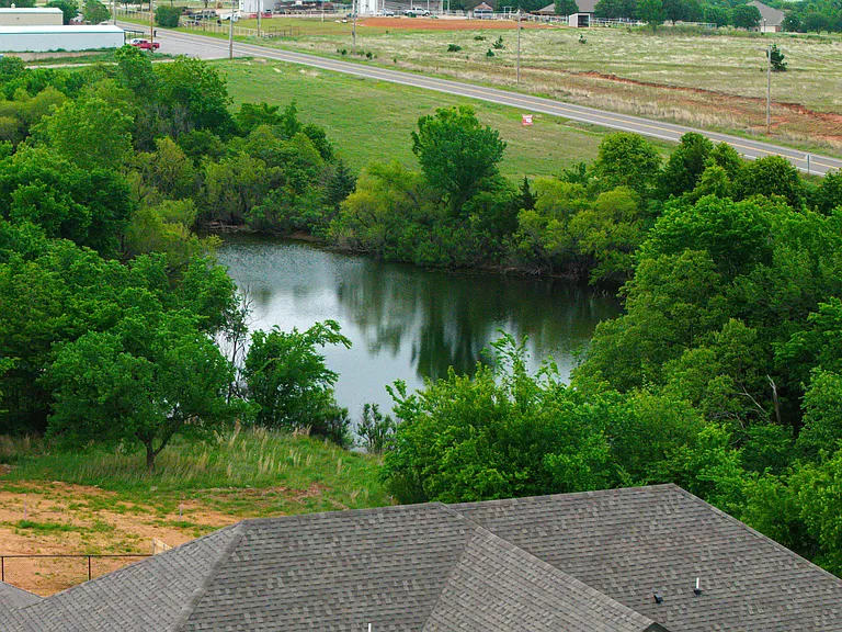 2298 E Sooner Rd — Photo 46