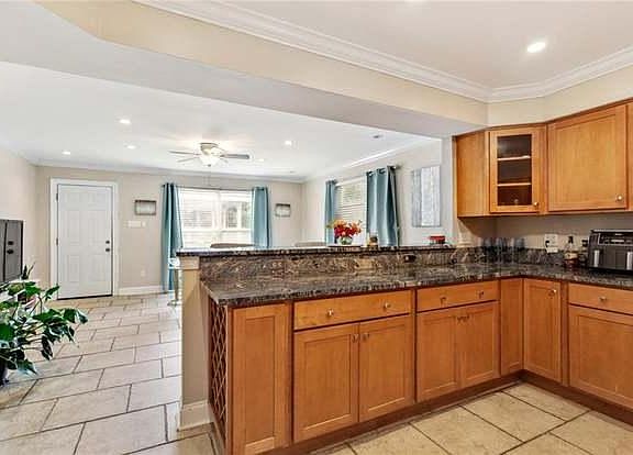 4th image of 6401 Catina St #6401