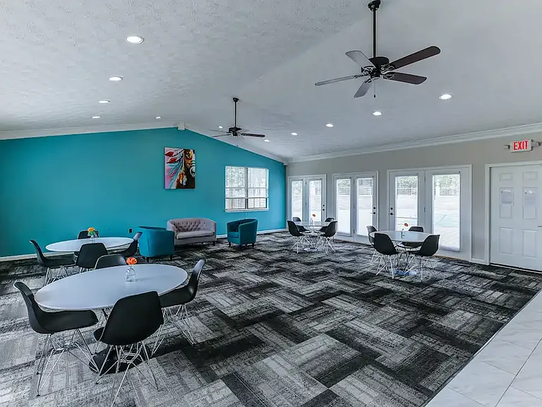 Georgetown Oaks Apartments — Photo 15
