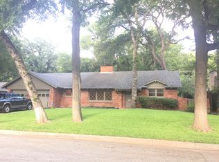 3121 Preston Hollow Rd, Fort Worth, TX 76109