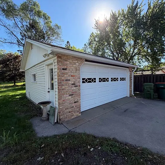 4 bed, 1800 sqft, $2,350 — Photo 2