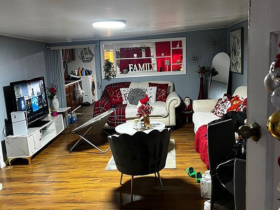 4th image of 441 E Old Cranberry Rd