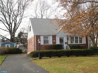 606 Delft Ln, Hatboro, PA 19040