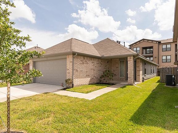2nd image of 5718 Plantation Forest Dr