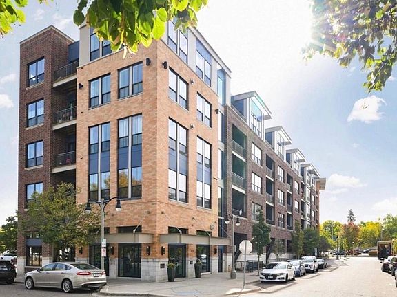 3rd image of 4525 Park Commons Dr Unit 217