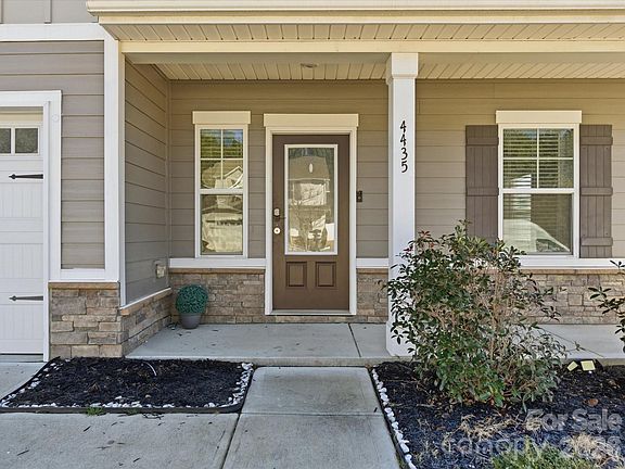 2nd image of 4435 Allenby Pl