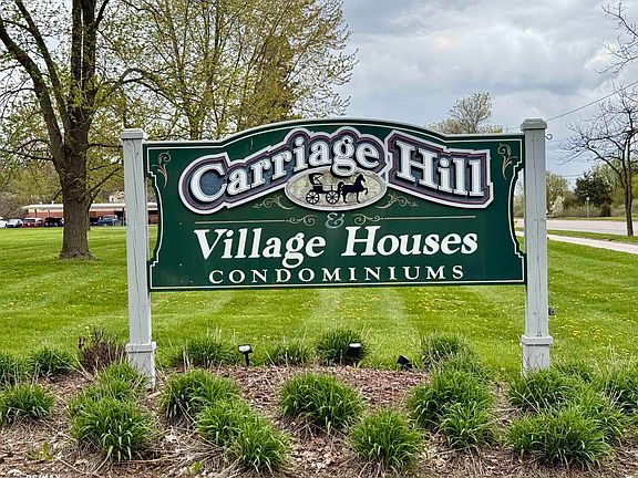 2nd image of 2131 Carriage Hill Cir