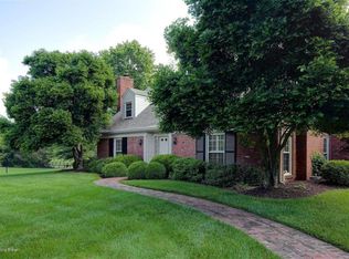 5825 Brittany Woods Cir, Louisville, KY 40222