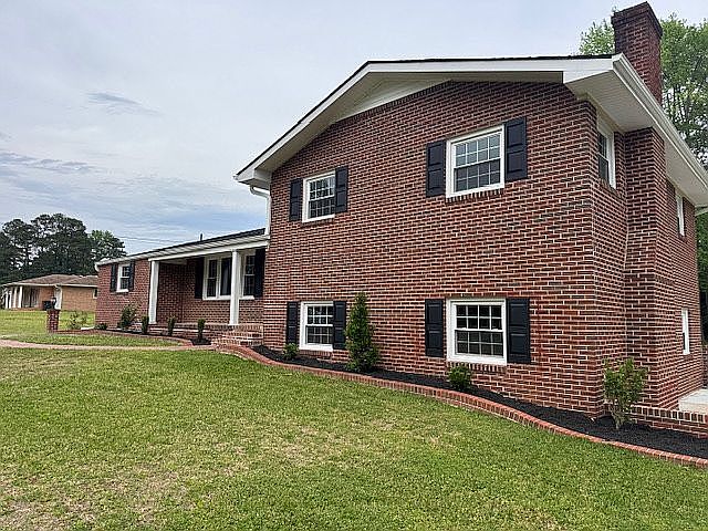 1st image of 608 Lakeside Dr