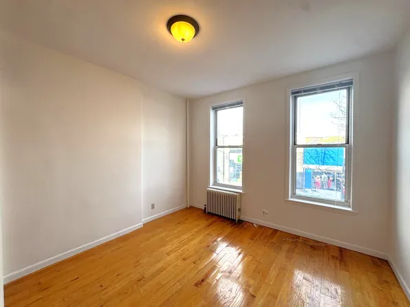 58-10 Myrtle Avenue image 10 of 15