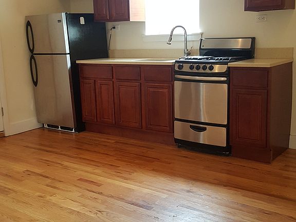 3rd image of 161 Maujer St #2AA