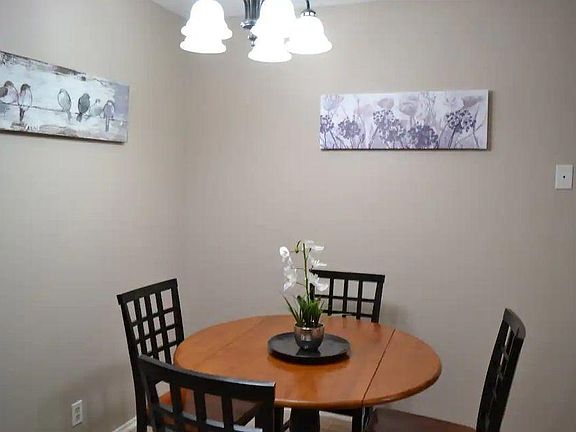 3rd image of 401 Cypress Ln