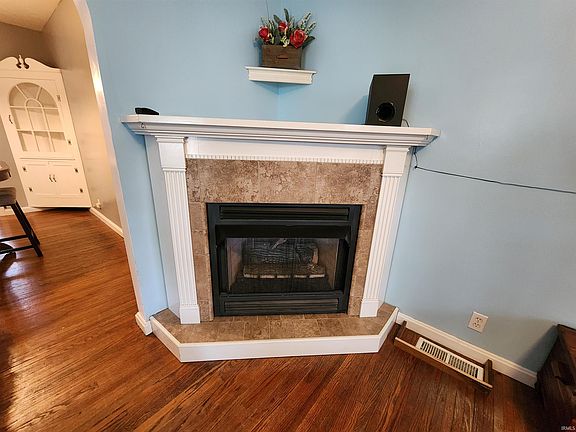 3rd image of 1239 Olive Ct