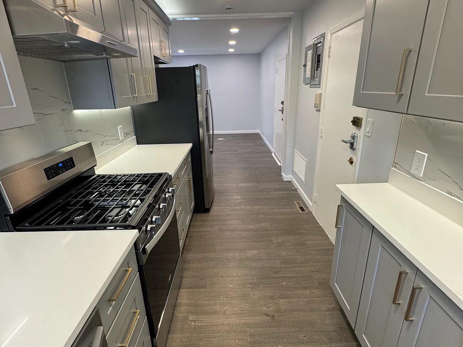 2 bed, $3,400 — Photo 1