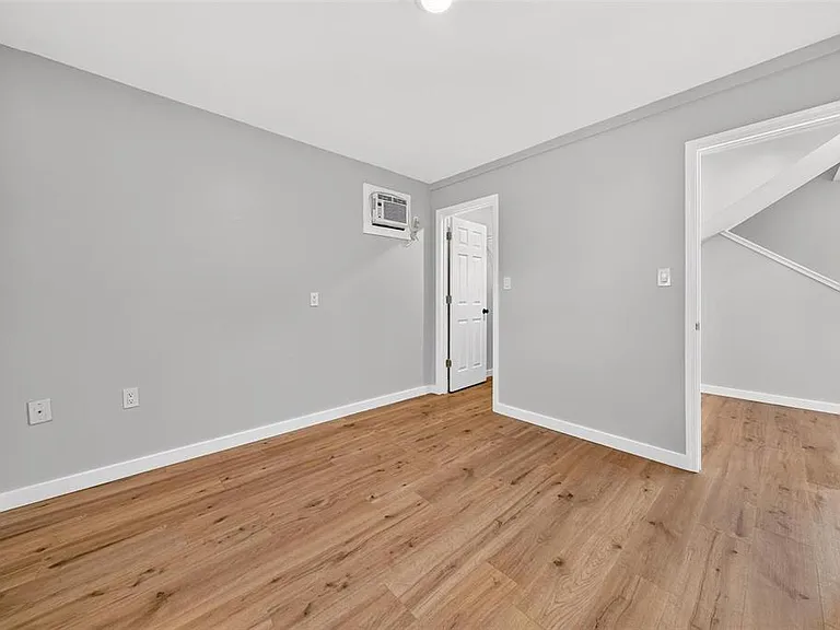 1099 Grove Ave — Photo 52