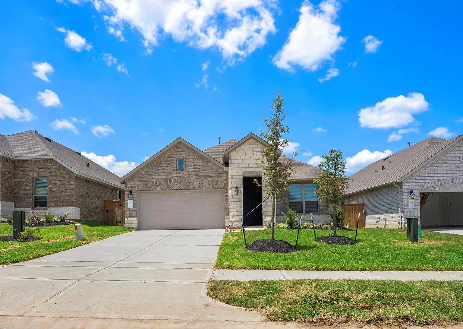 4 bed, 3.0 bath, 2039 sqft, $2,550 — Photo 3