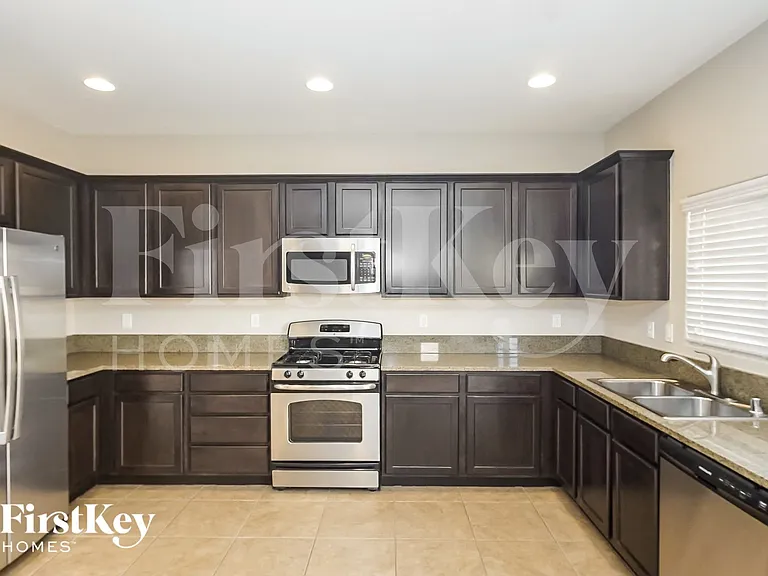 10611 Moss Lake St — Photo 6