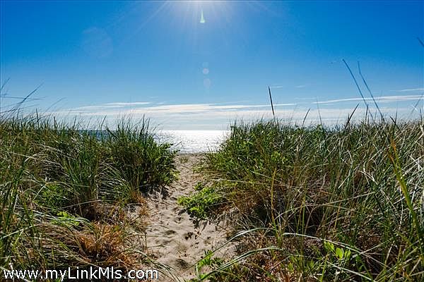 Path to beach