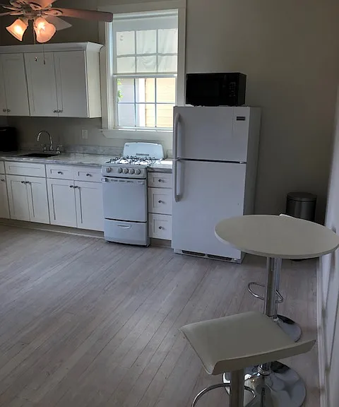 1019 Adams St #B — Photo 5