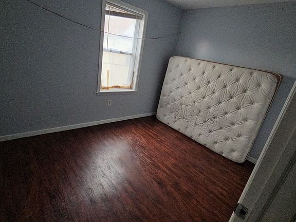 3rd image of 2 Prescott Pl