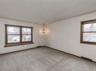 605 NE Innsbruck Dr, Ankeny, IA 50021