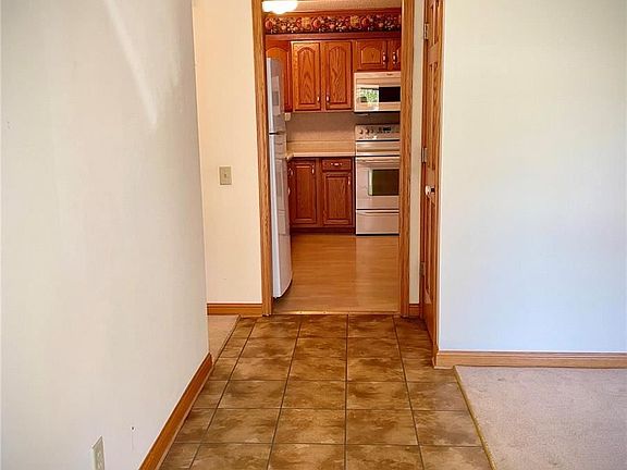 2nd image of 11981 Meadow Run Ct