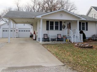 716 N Prairie St, Bethalto, IL 62010